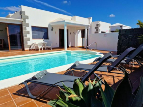 Villa Lagarto heated pool aircon central Playa Blanca